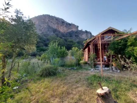 Einstöckiges Haus Zum Verkauf Auf 15 000 M2 Freistehendem Grundstück In Der Nähe Des Dalyan-Kanals In Köyceğiz Çandırda