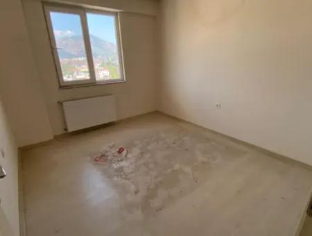 Zu Verkaufen Im Zentrum Von Ortaca 3 1 165M2 Wohnung Mit Heizung.