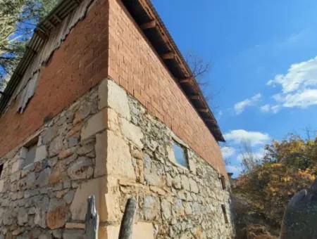 Çameli Cevizli Bargain Barn And 2650 M2 Land For Sale