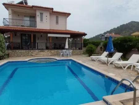 Muğla Dalyanda 580 M2 Müstakil Arsada, Yüzme Havuzlu 3+1 Villa Satılık