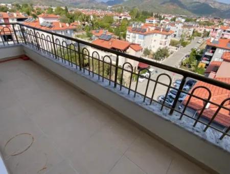 Ortaca Merkezde Satılık 3+1 165M2 Kaloriferli Daire.